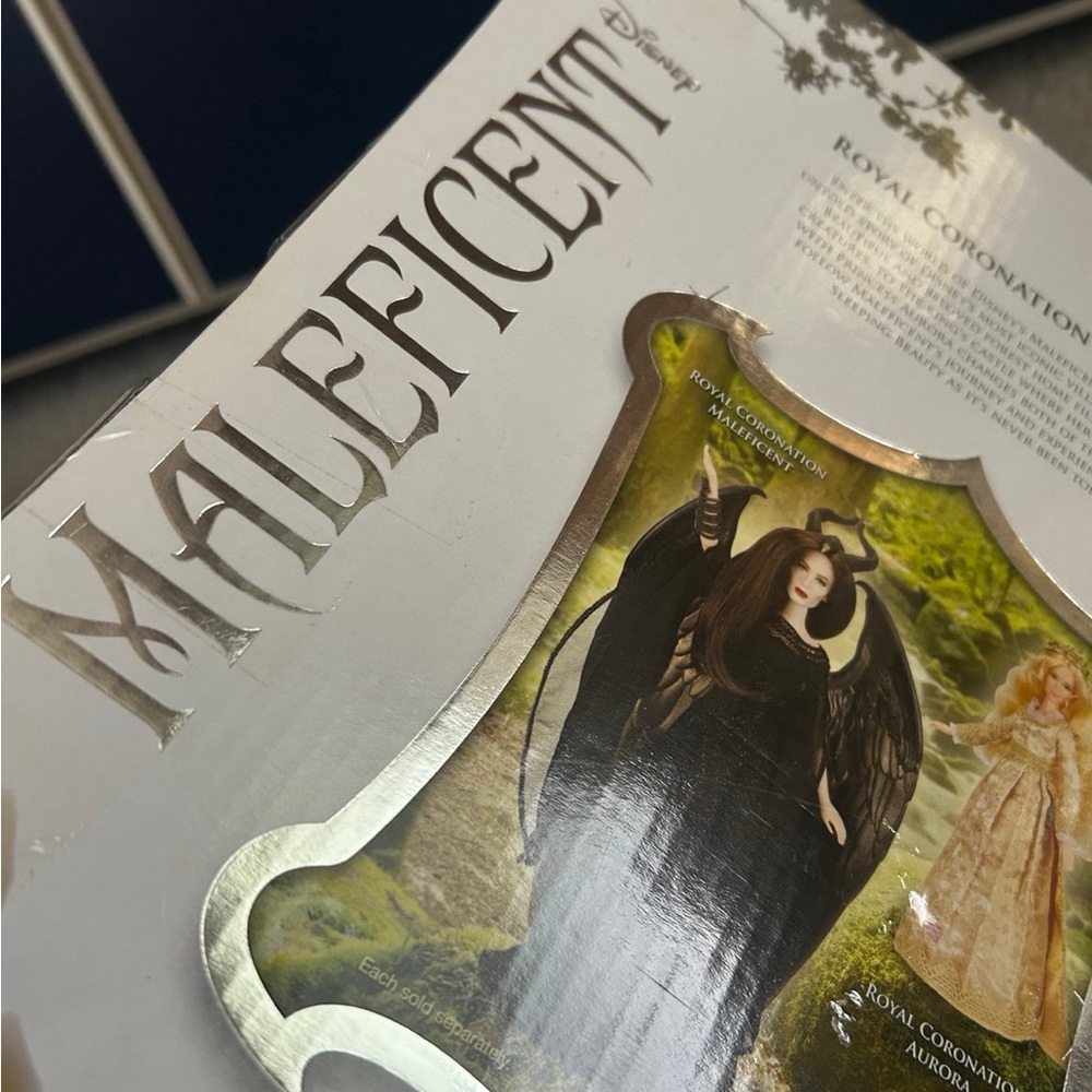 Disney Maleficent Royal Coronation Doll Jakks Pacific (2014) - Picture 7 of 12